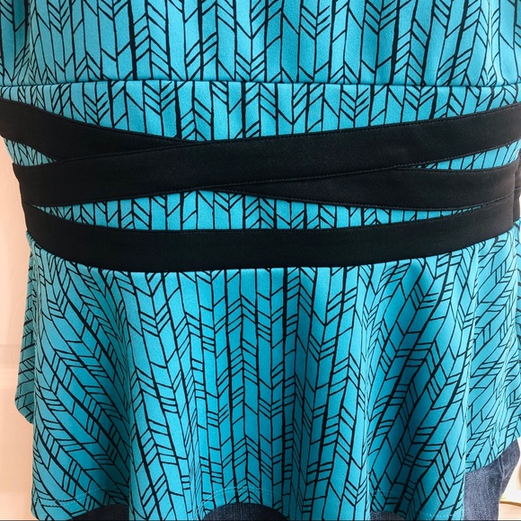 NEW Turquoise Zipper Back Ruffle Bottom Top - Picture 4 of 16